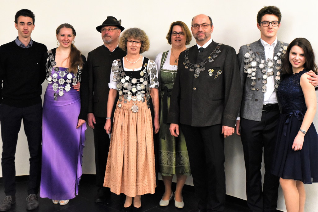 Königspolonaise auf dem Bezirksschützenball